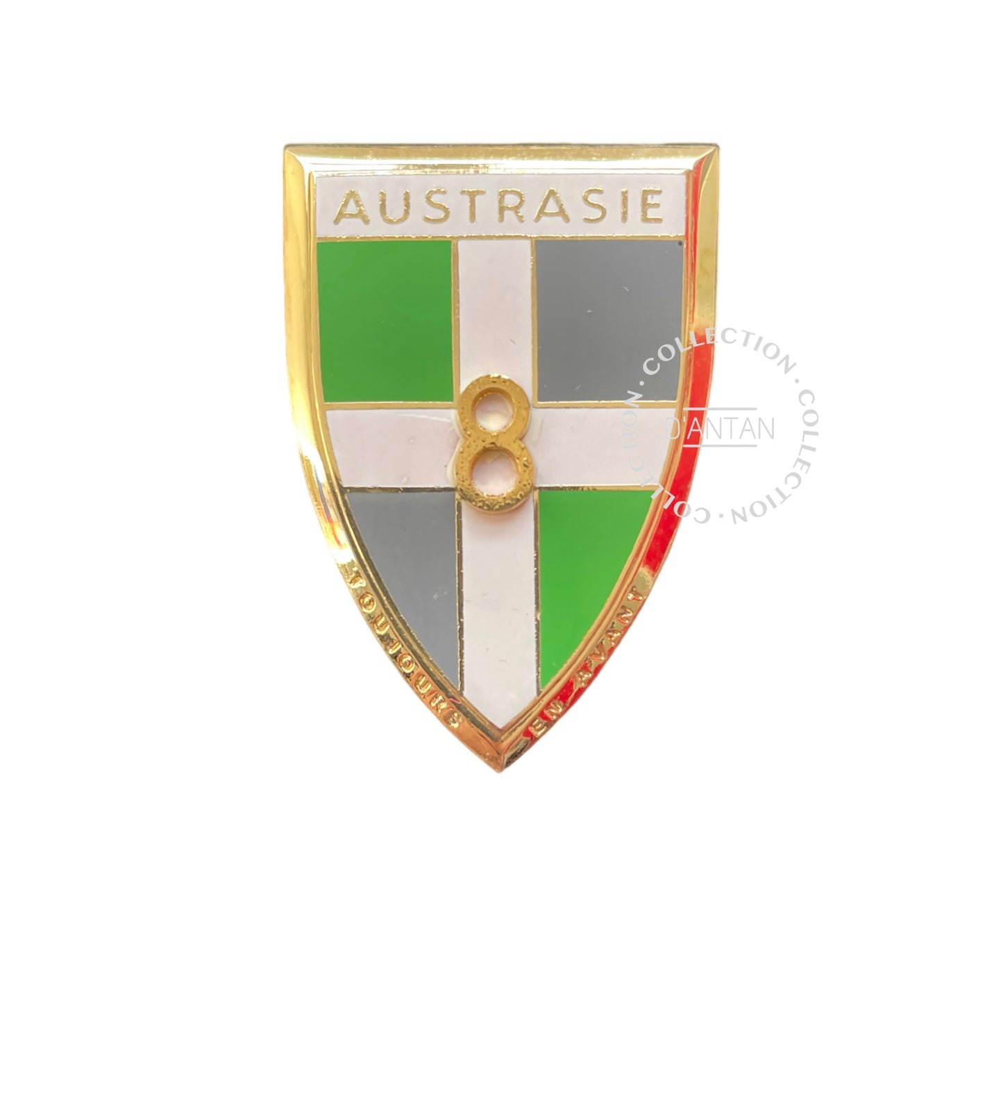 Insigne/Badge/Pucelle Militaire Français 8 ème RI Régiment d’Infanterie Austrasie Arthus Bertrand Édition Atlas.