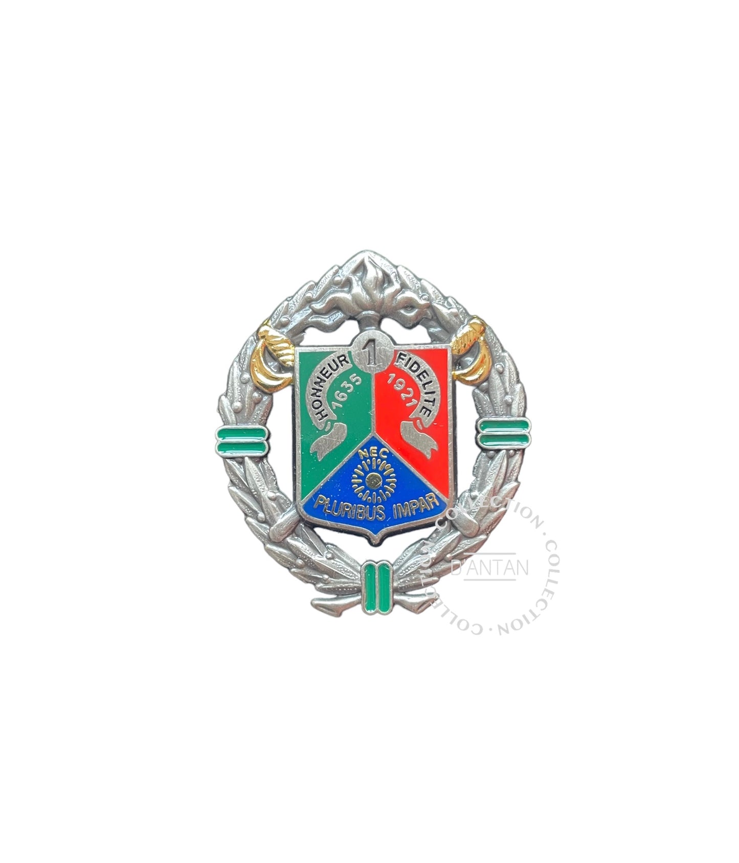 Insigne/Badge/Pucelle Militaire Français 1 er REC Régiment Étranger de Cavalerie « 1635 - 1921 Honneur Fidélité Pluribus Impar » Arthus Bertrand Édition Atlas.